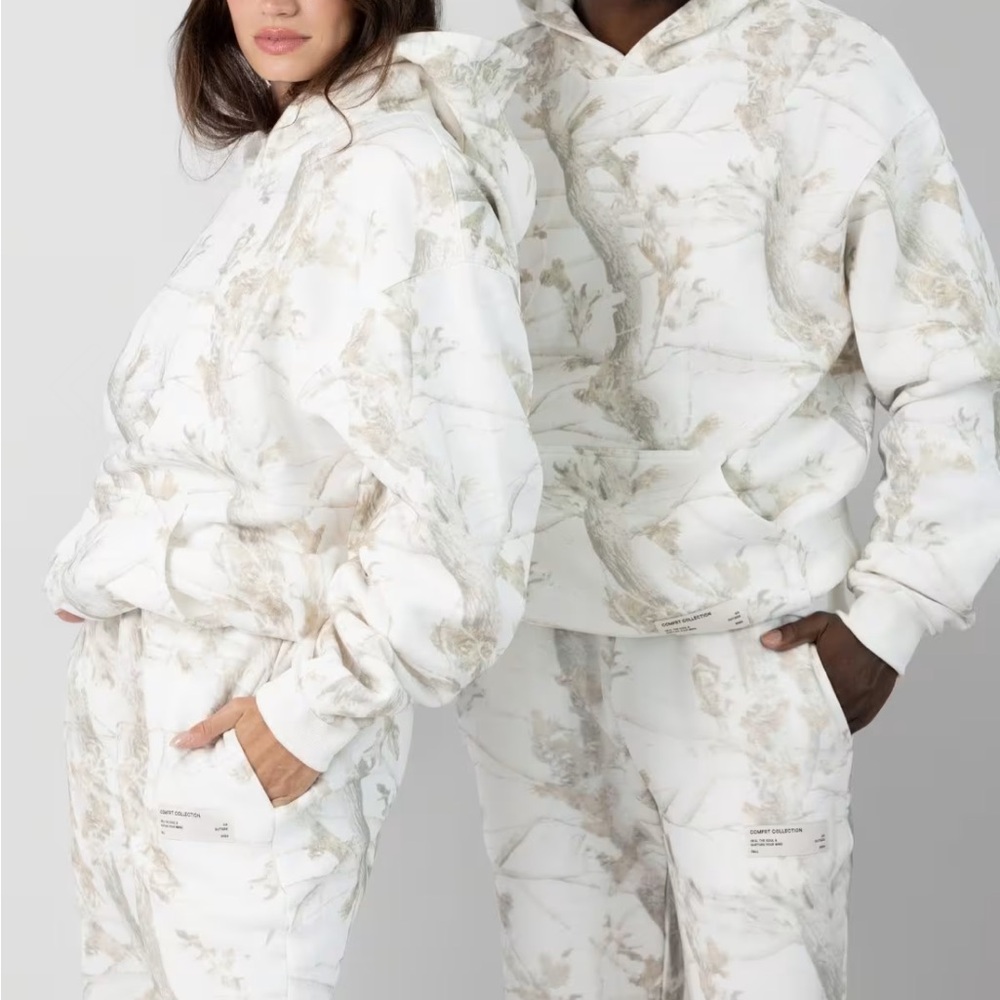 NIB Comfrt White Oak Limited Edition Camo Hoodie.  Sz small - Picture 3 of 6